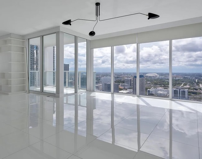 Building Photo - 1040 Biscayne Blvd