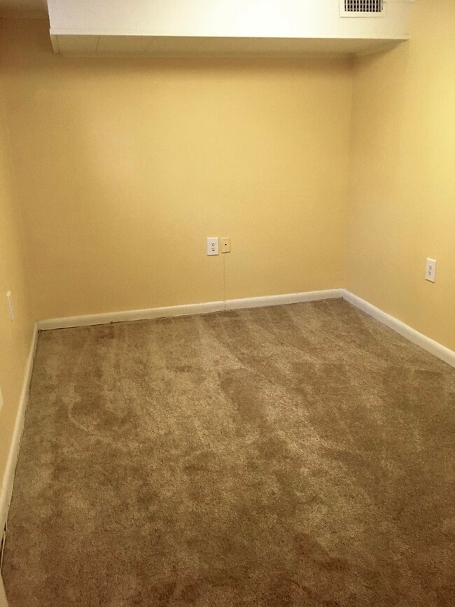 bedroom - 9014 Walden Rd