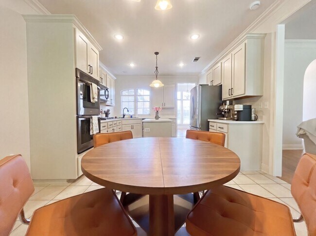 Foto del edificio - 302 Cherokee Rose Ln