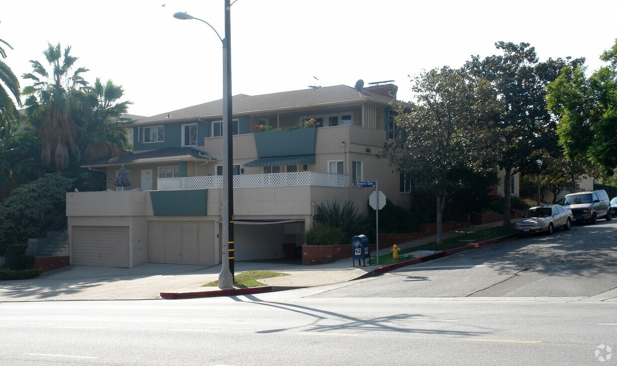 1301 S Beverly Glen Blvd, Los Angeles, CA 90024 Apartments in Los