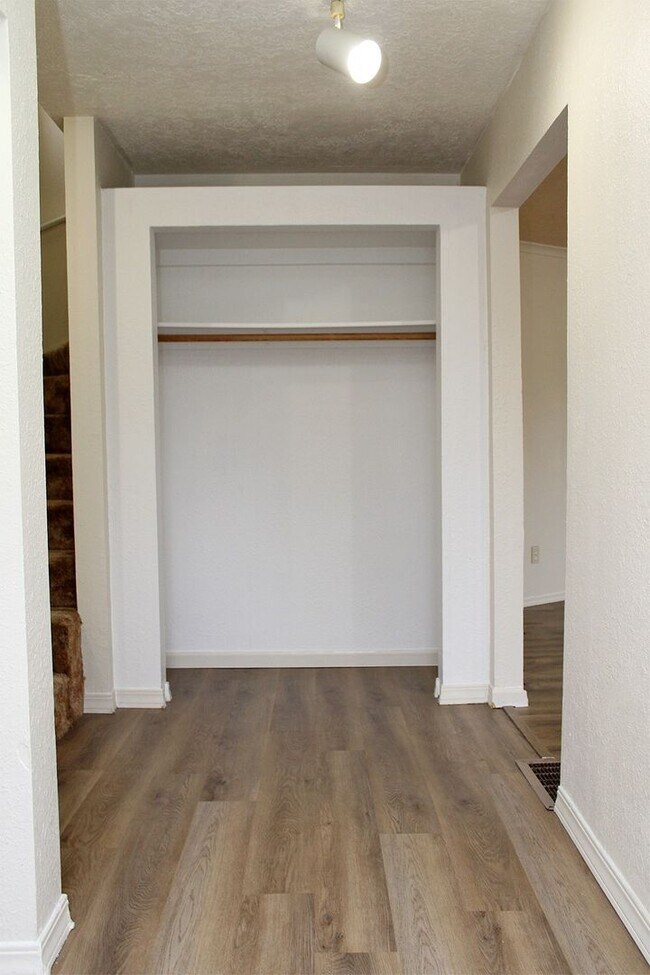 Foto del edificio - 7937-7937 N Fessenden St