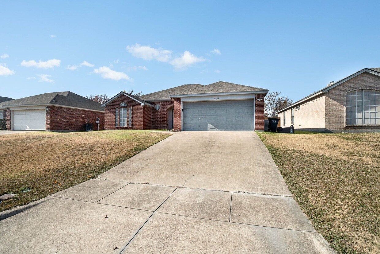 Primary Photo - Beautifully crafted 3-2-2 in Keller ISD!