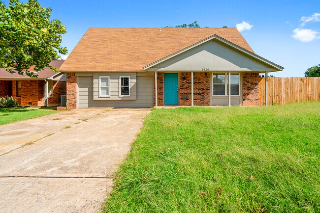 Building Photo - 5520 Evanbrook Terrace