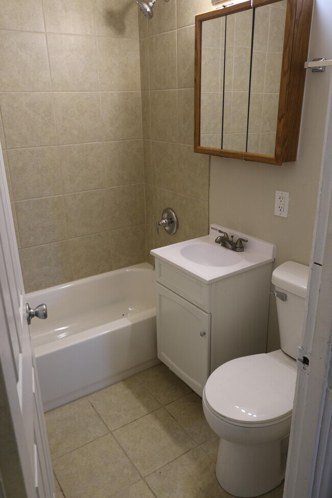 Foto del edificio - 2741 Central Ave