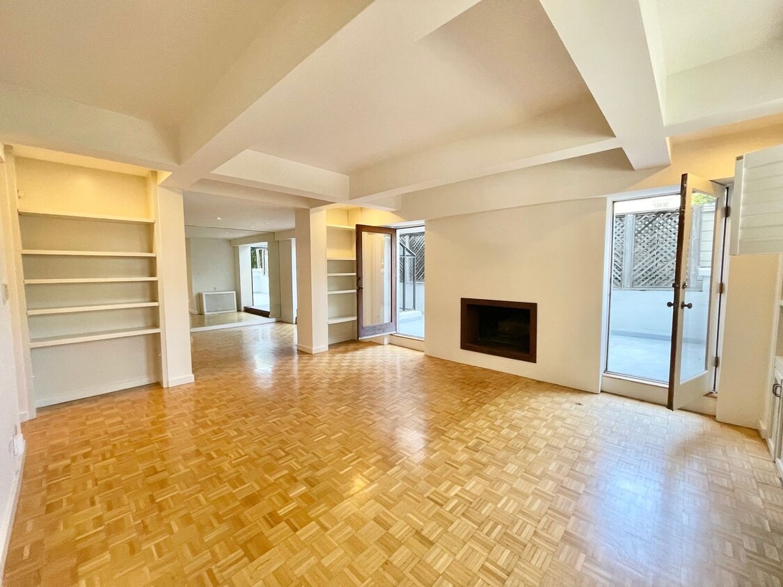 Primary Photo - Coveted Pacific Heights Condo w/Private Pa...