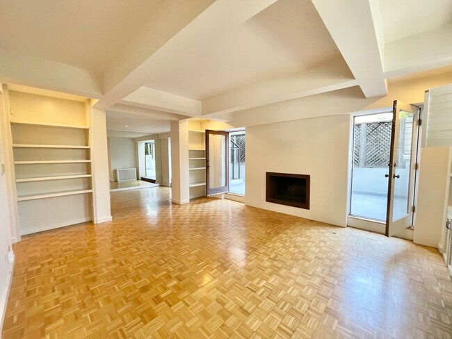 Foto del edificio - Coveted Pacific Heights Condo w/Private Pa...