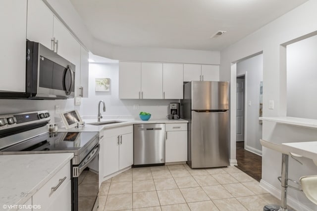 Building Photo - 1002 Castilian Ct