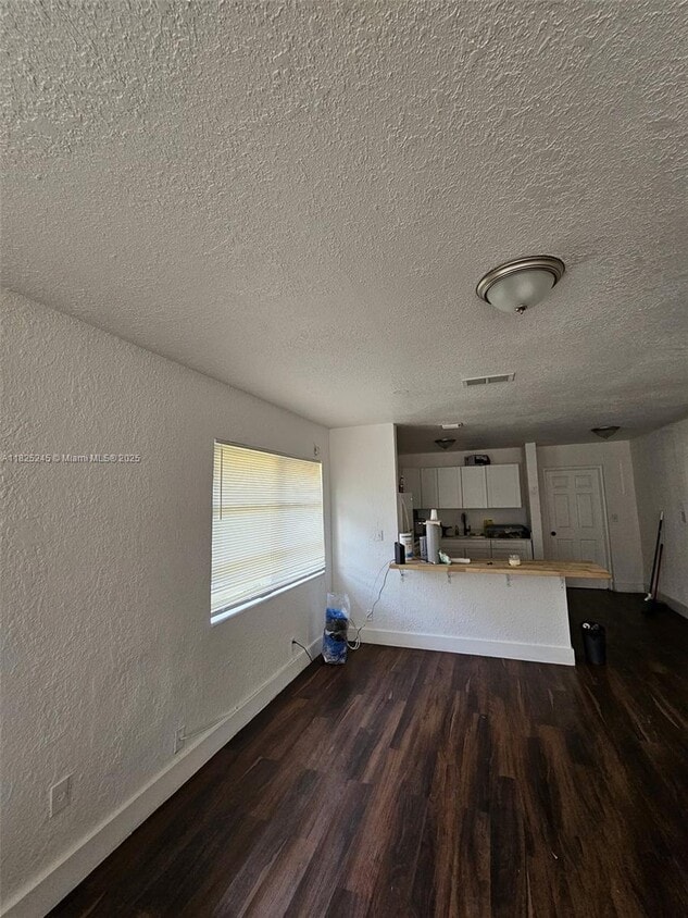 Primary Photo - 1408 NW 9th Ave