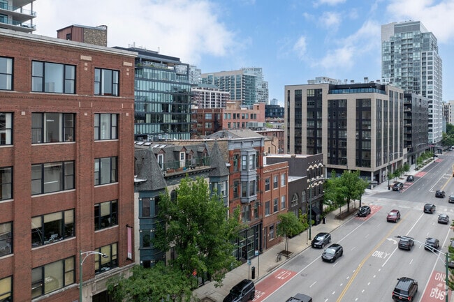 Aerial Photo - 351-355 W Chicago Ave