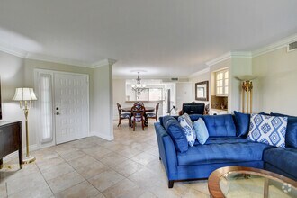 Building Photo - 7242 Clunie Pl