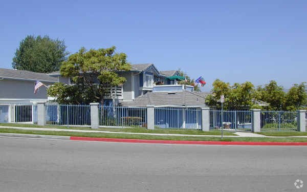 Building Photo - 33531 Blue Lantern St