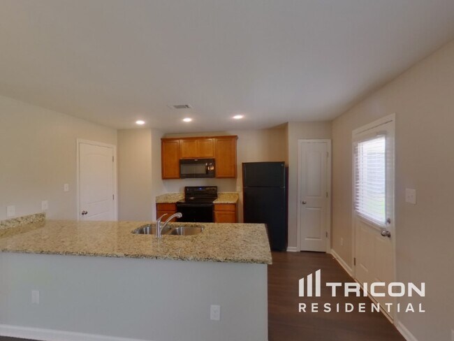 Building Photo - 3412 Vedette Ln