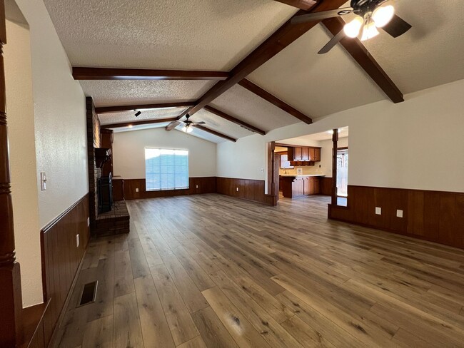 Foto del edificio - Renovated 3-Bedroom Home Near Tinker AFB