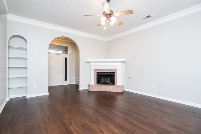 Building Photo - 6391 Braybourne Main