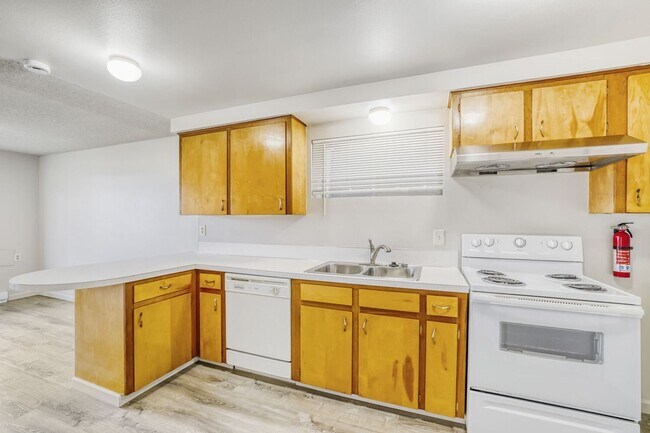 Foto del edificio - 3610 Oakes Ave