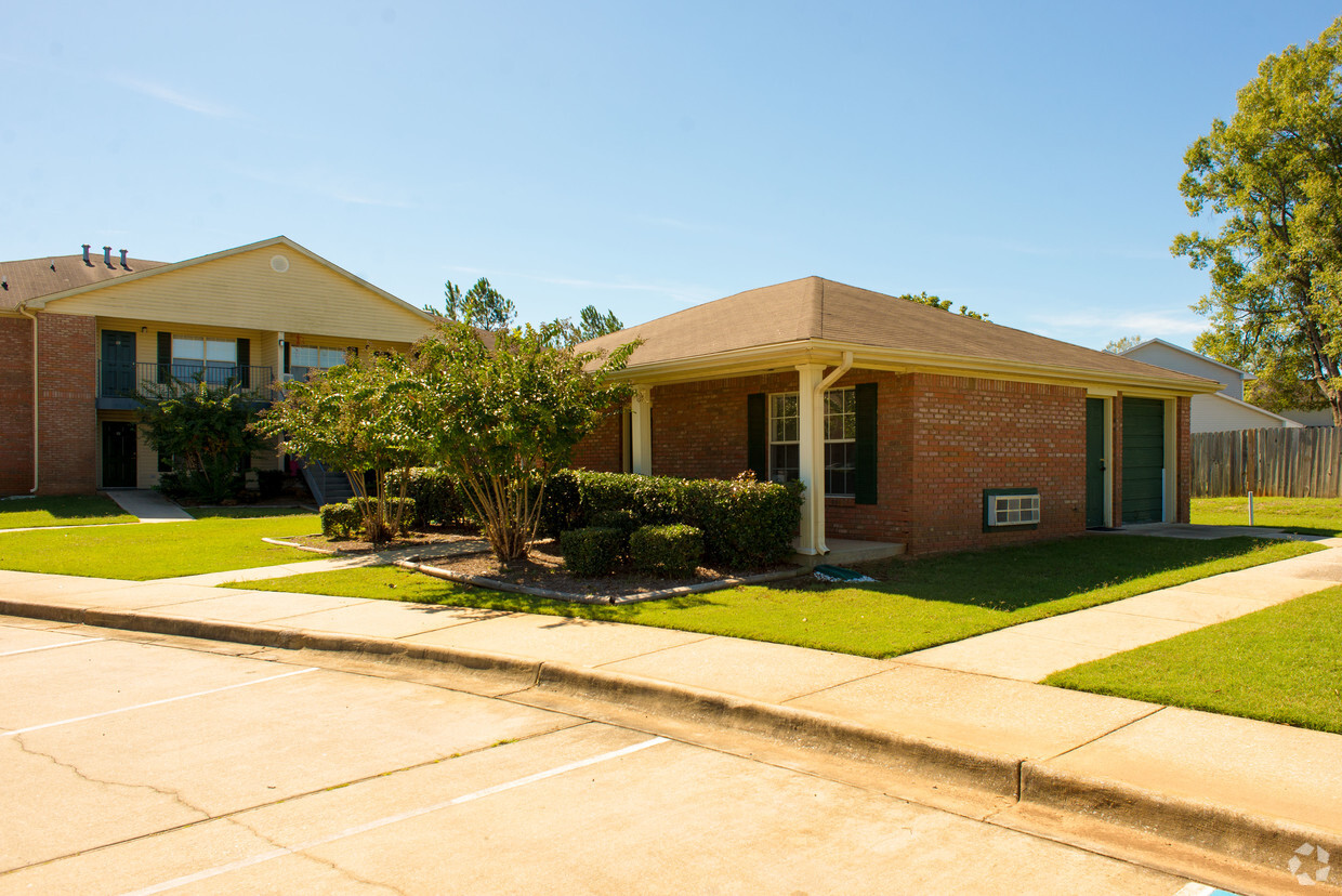 Building Photo - Hunter Pointe Apartments