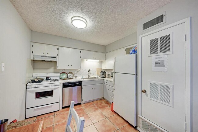 Foto del edificio - 803 W 28th St