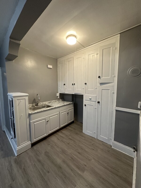 Foto del edificio - 1442 W 101st St