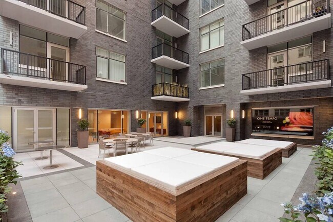 Foto del edificio - 300 E 23rd St
