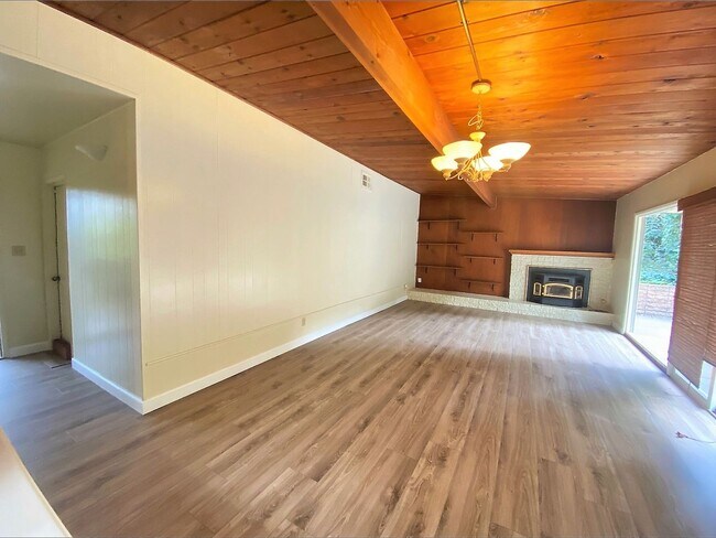 Building Photo - Spacious 3BD Point Loma Home with Huge Yar...