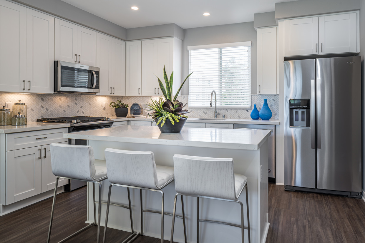 Foto principal - 5559 Lake Murray Blvd
