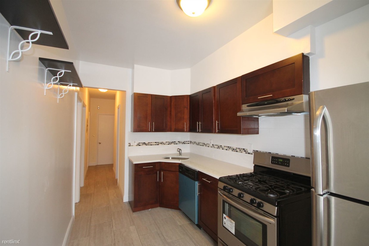 Primary Photo - 6029 Myrtle Ave