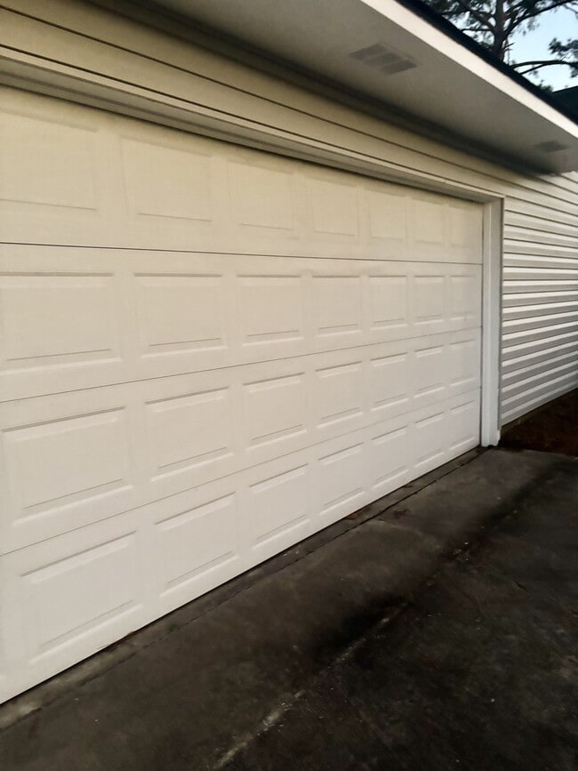 Foto del edificio - 2019 Bradley Ave