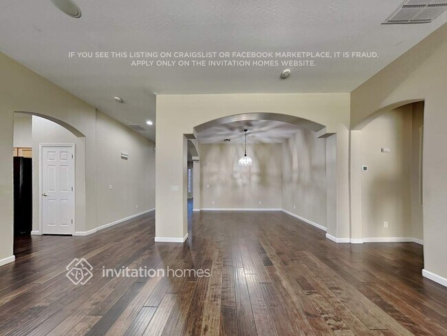 Building Photo - 7209 W Paradise Ln