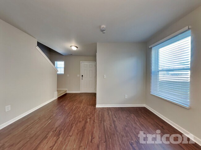 Building Photo - 226 Hallow Oak St