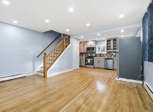Building Photo - 305 N Terrace Ave