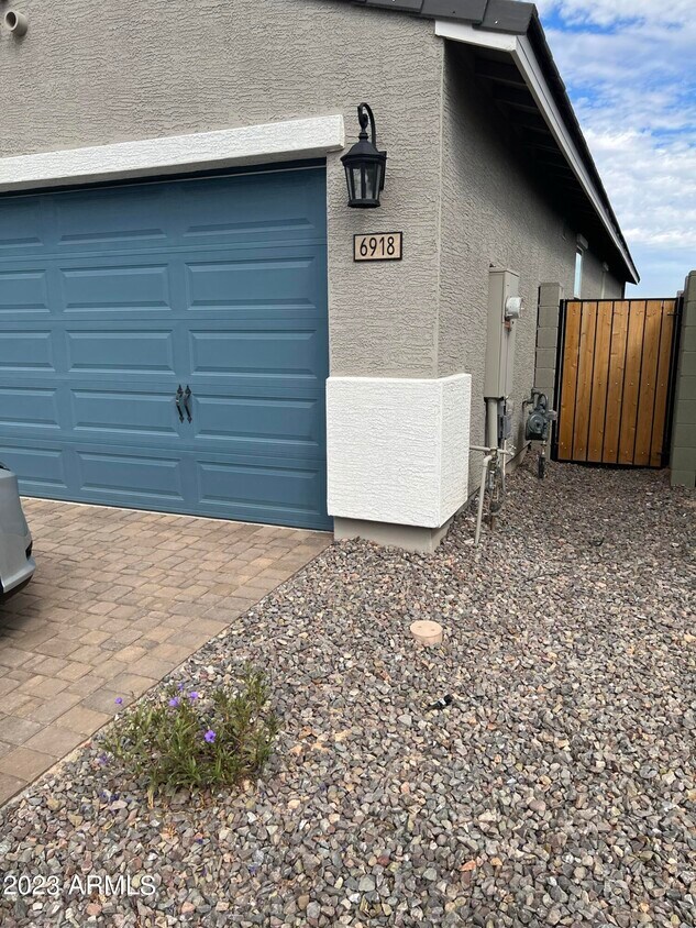 Foto principal - 6918 W Winston Dr
