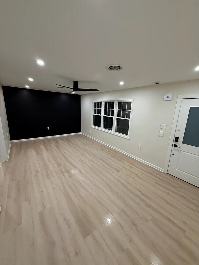 Foto del edificio - 2238 Lockwood Chapel Rd