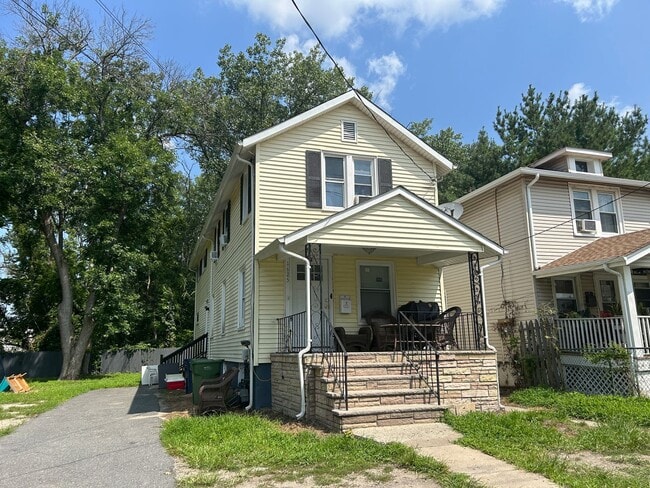 Foto del edificio - 1625 Sewall Ave