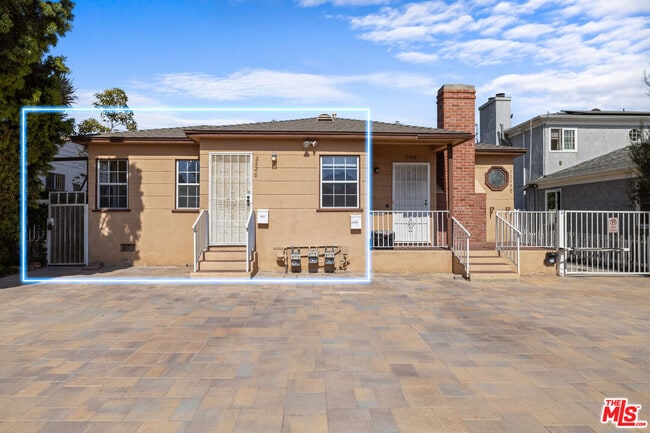 Building Photo - 2526 Military Ave