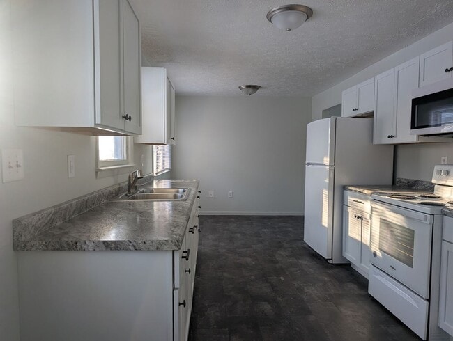 Building Photo - 4506 Boll Ln