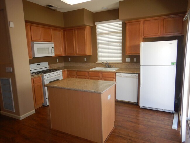 Foto del edificio - Convenient and Affordable