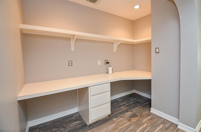 Foto del edificio - 1407 Kennoway Park Dr