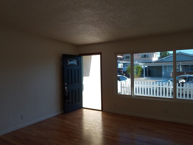 Entry - 421 Java St