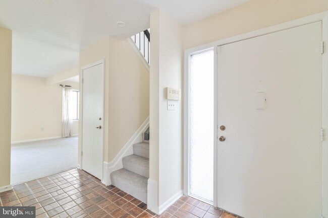 Building Photo - 5254 Signal Hill Dr