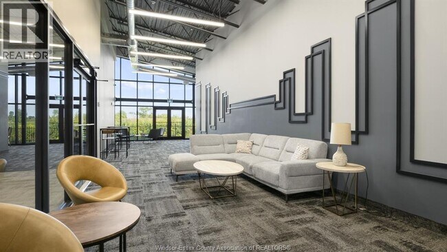 Building Photo - 1900 6th Conc