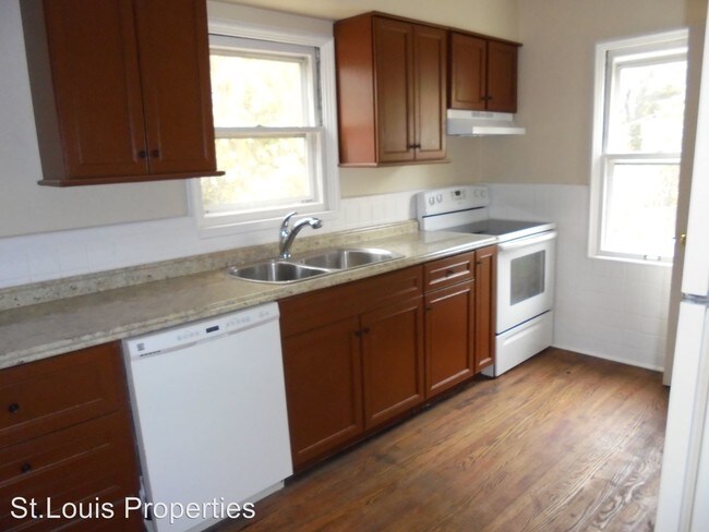 Building Photo - 241 S Barat Ave