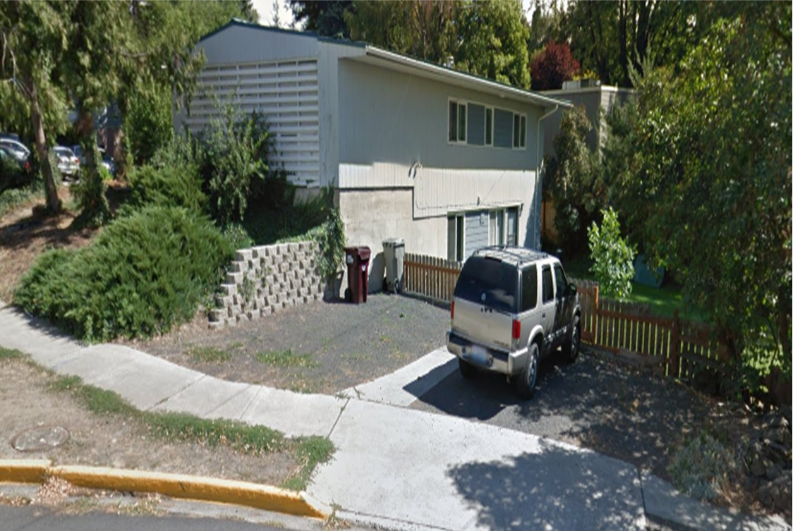 Primary Photo - 1065 NE Duncan Ln