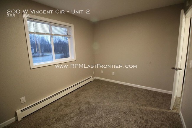 Building Photo - 200 Vincent Cir