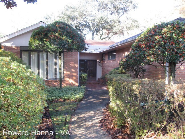Building Photo - 4 br, 2.5 bath House - 7403 Abbott Lane