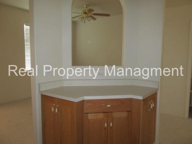 Foto del edificio - 3 Bedroom Townhome in Smithfield.  Available for August move in!