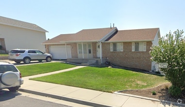 Building Photo - 460 E 950 N