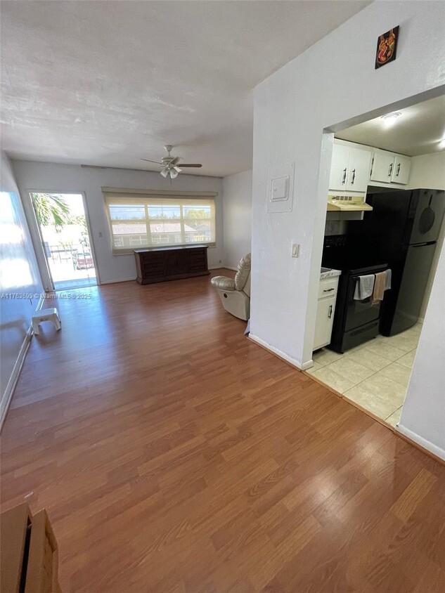 Primary Photo - 230 SW 11th Ave