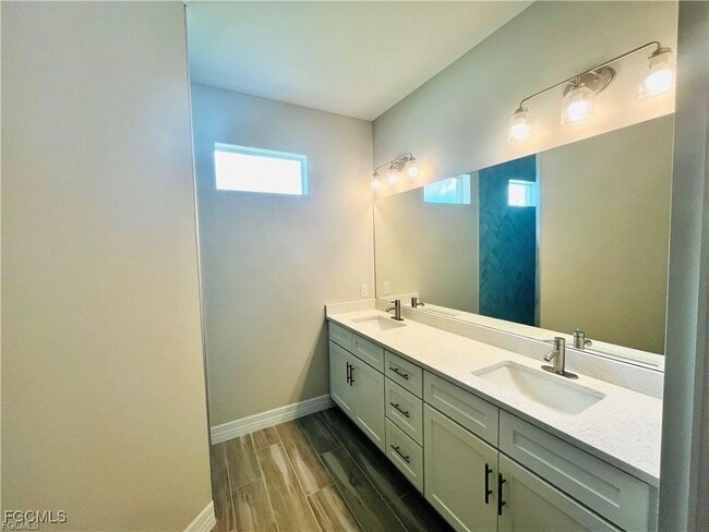 Building Photo - 2014 NW 21st Ave