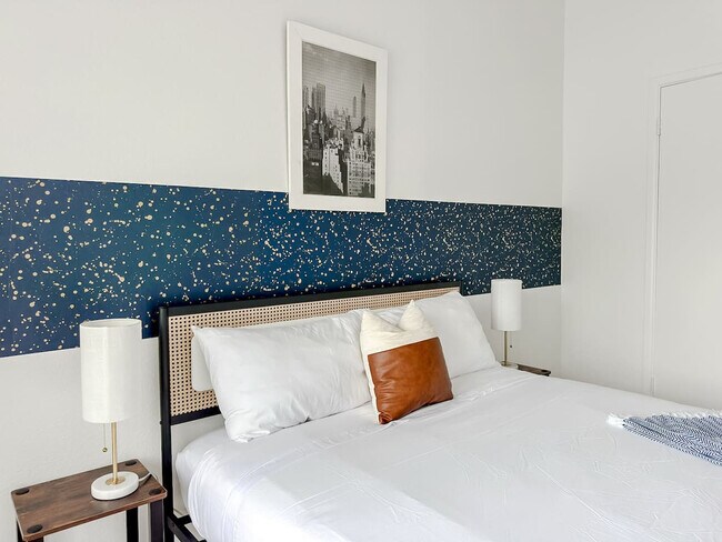Foto del edificio - 1071 Clayton Ln