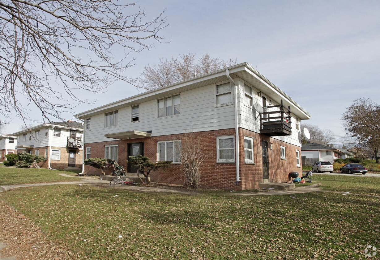 Building Photo - 1515 S West Ave